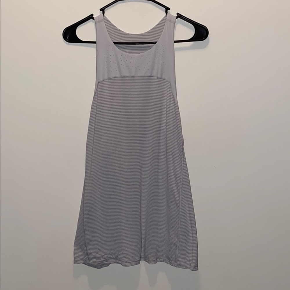 • lululemon Y tank •